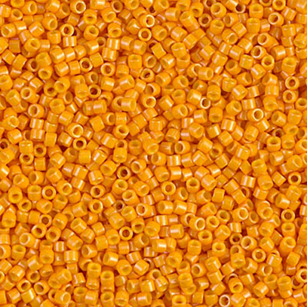 DB651 Dyed Opaque Squash 11/0 - Quantity: 5 grams