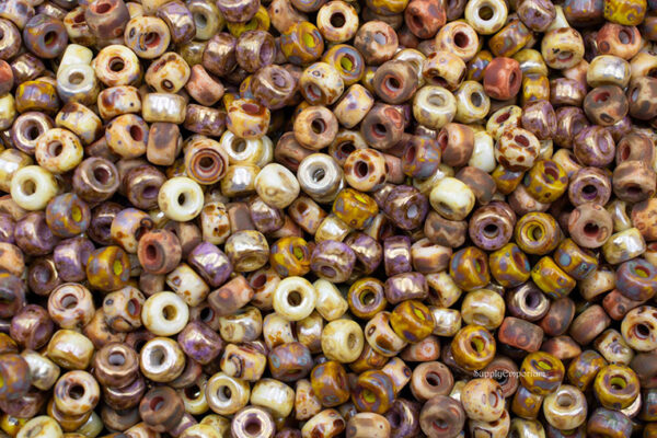 2/0 Caramel Corn 2 Czech Matubo Seed Bead Mix - Quantity: 10 grams - 530R - Image 2