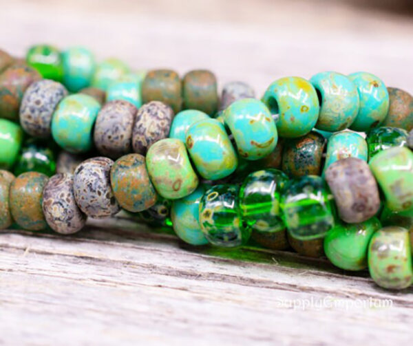 32/0 Aged Forrest Picasso Czech Seed Bead - Quantity: 12 Pieces - 5348RO - Image 10