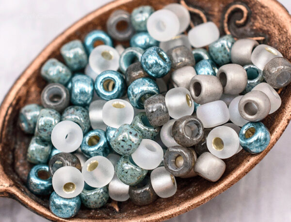 8/0 Dolphins Cove Mixed Brands Seed Bead Mix - Quantity: 15 Grams - 5649RR - Image 2