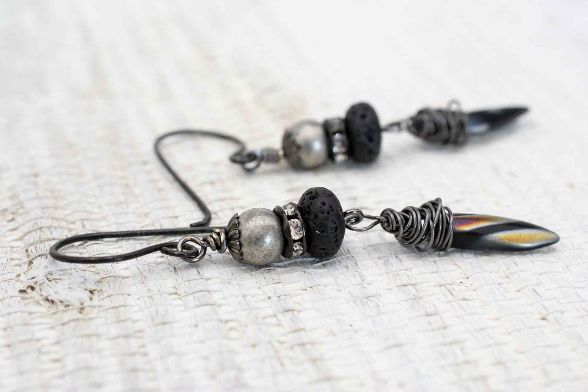 5x16mm Green Turquoise Rye Czech Laser Dagger - 25 Pieces - 5778R - Image 4