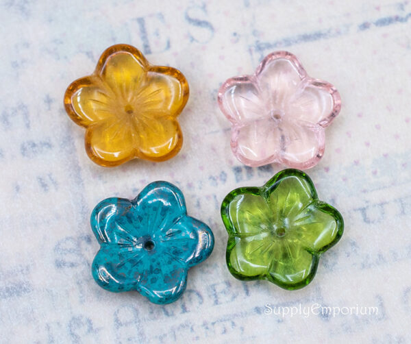 16mm Flat Flowers Czech Flat Flower Mix - 16 pieces - 6838B - Image 4