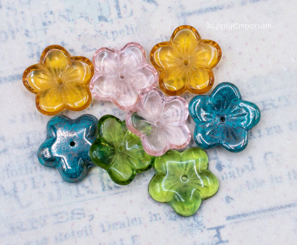 16mm Flat Flowers Czech Flat Flower Mix - 16 pieces - 6838B - Image 2