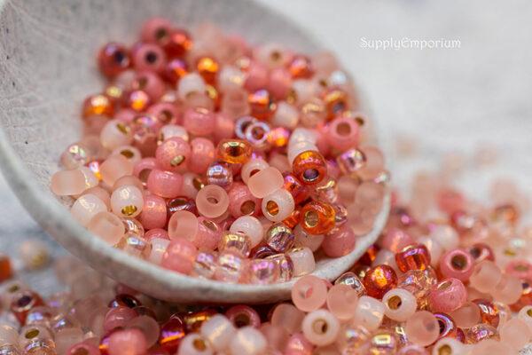 8/0 Softly Salmon Mixed Brands Seed Bead Mix - Quantity: 15 Grams - 6349R - Image 4