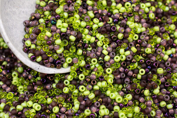 8/0 Grapes Mixed Brands Seed Bead Mix - Quantity: 15  Grams - 7141R