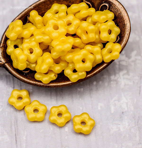 5mm Buttercup Czech Forget Me Not Flower - 50 pieces - 7375W