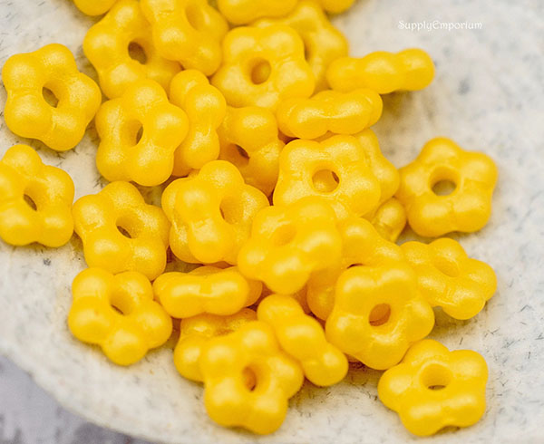 5mm Buttercup Czech Forget Me Not Flower - 50 pieces - 7375W - Image 3