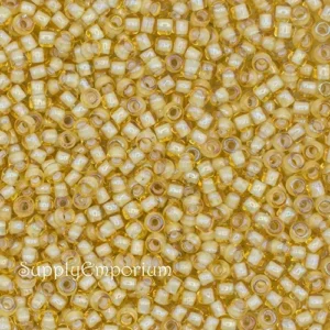 8/0 toho seed beads white lined jonquil 8-948
