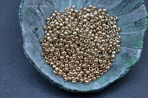 11/0 Gold Lustered Montana Blue Toho Seed Bead - Quantity: 10 grams - 2532 - Image 3