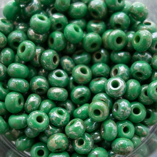 6/0 Green Picasso Czech Seed Bead - Quantity: 15 grams - 2995