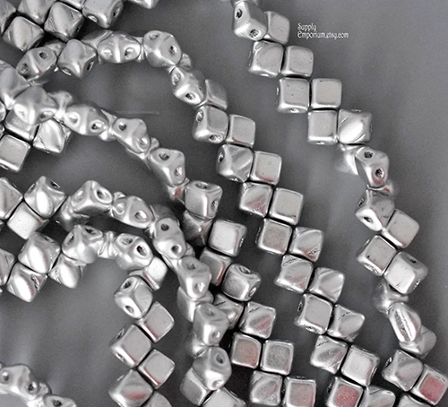 5mm Bronze Aluminum Czech Mini Silky - 40 pieces - 3834 - Image 3