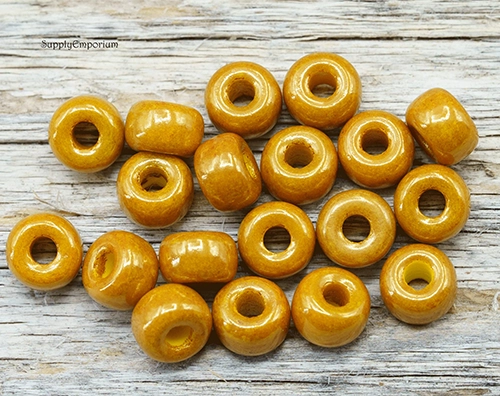 2/0 Lemon Red Luster Matubo Seed Bead - Quantity: 15 grams - 4386RR - Image 2