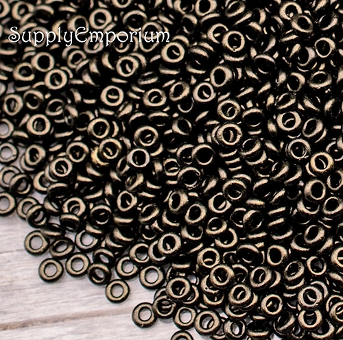 8/0 Metallic Suede Dark Green Toho Demi Round - 5 grams - 627RA