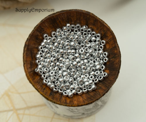 8/0 Crystal Full Labrador Matubo Czech Seed Bead - Quantity: 10 grams - 1304 - Image 4