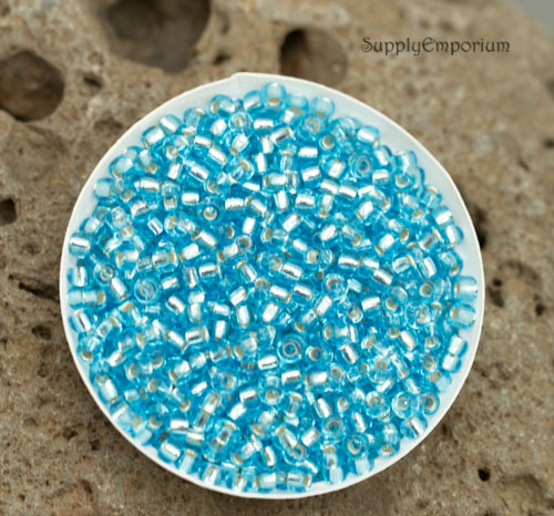 8/0 Silver Lined Aqua Miyuki Seed Bead - Quantity: 15 grams - 2185 - Image 2