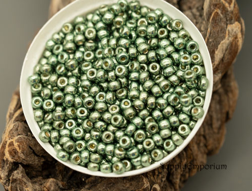 8/0 Duracoat Galvanized Sea Green Miyuki Seed Bead - Quantity: 10 grams - 5298