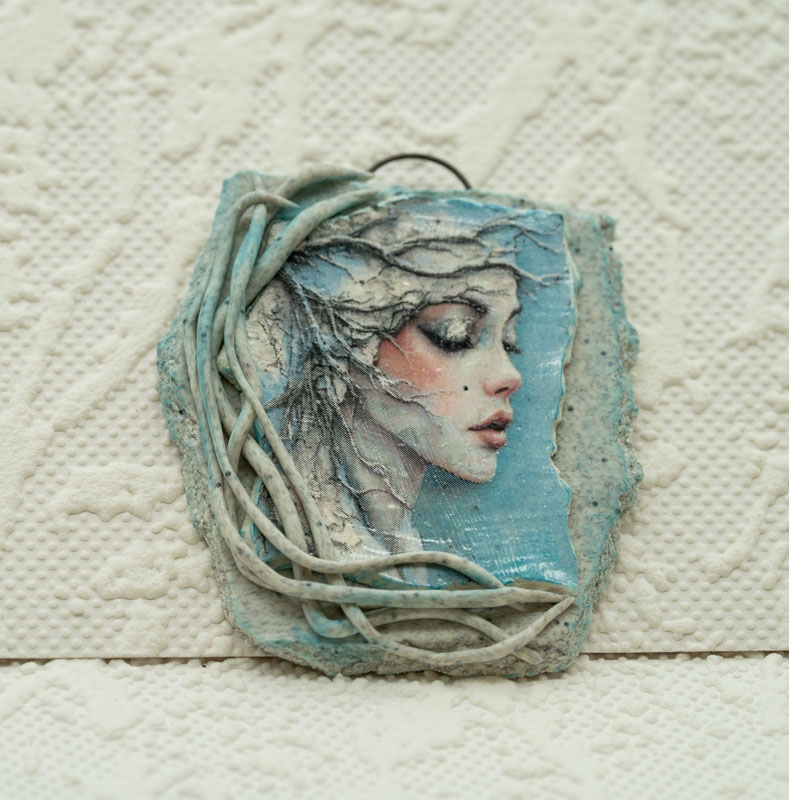 Polymer Clay Face Pendant With 3D Details, 1 Piece, CLAY 5444