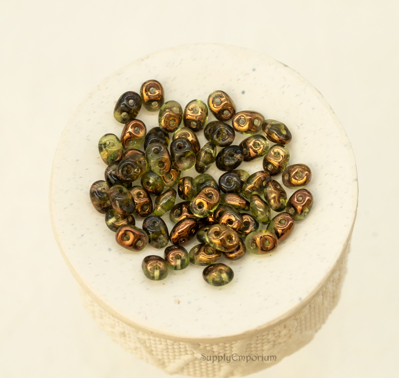 2.5x5mm Czech SuperDuo - Olivine Semi Bronze Luster (10 Grams) 1213 - Image 3