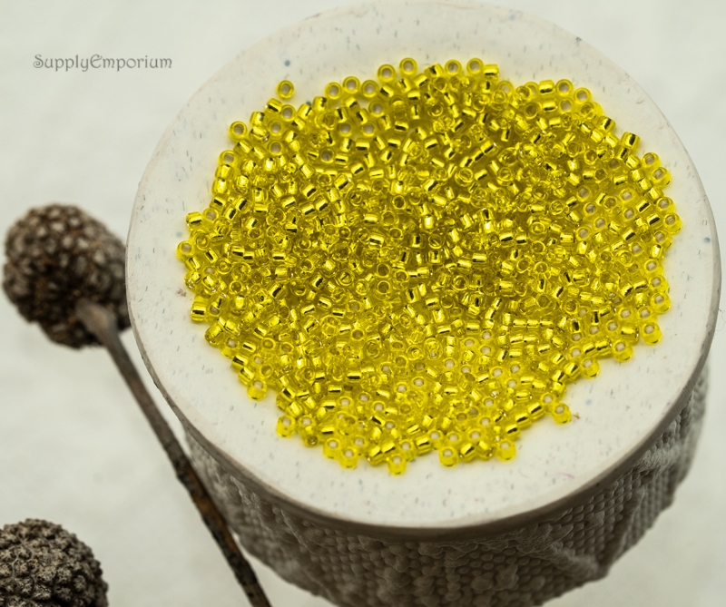 15/0 toho seed beads silver lined lemon 15-32