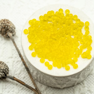 8/0 miyuki seed beads transparent yellow 8-136