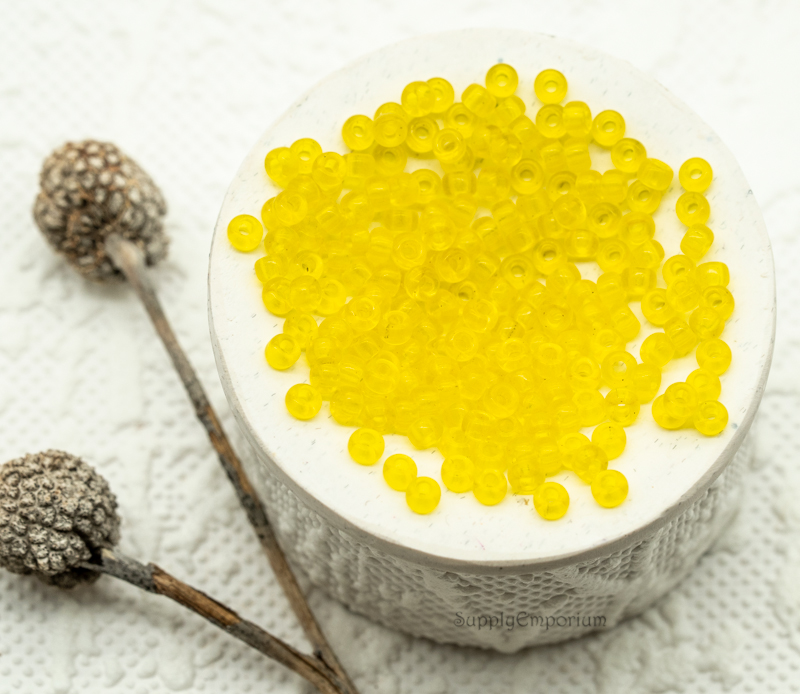 8/0 miyuki seed beads transparent yellow 8-136