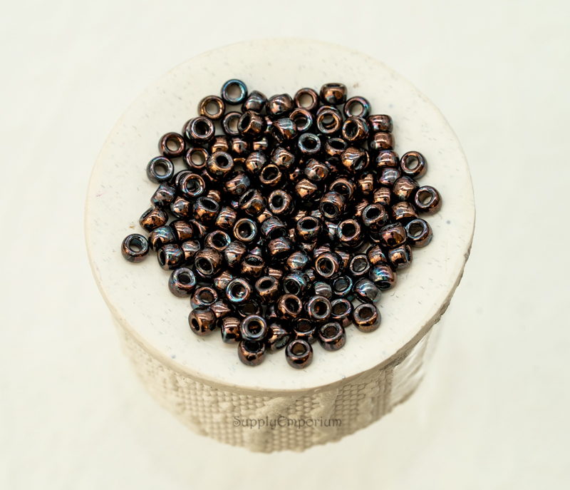 7/0 Matubo Seed Beads - Opaque Plum Luster (10 Grams) 831 - Image 2